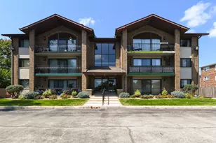 9051 S Roberts Rd, Hickory Hills, IL 60457 - Photo 1