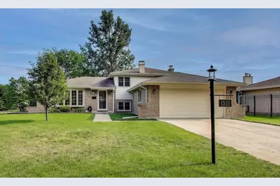 1521 71st Street, Darien, IL 60561 - Photo 1