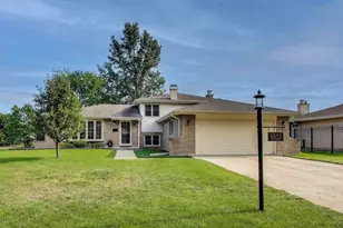 1521 71st St, Darien, IL 60561 - Photo 1