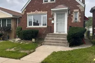 10608 S Prairie Ave, Chicago, IL 60628 - Photo 1