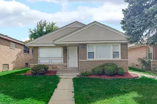 9207 S Paxton Ave, Chicago, IL 60617 - Photo 1