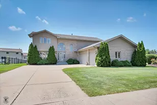 7959 Brookside Gln Dr, Tinley Park, IL 60487 - Photo 1