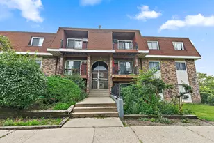 520 Hill Dr, Hoffman Estates, IL 60169 - Photo 1