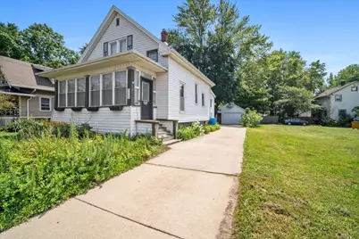 1205 E Oakland Avenue, Bloomington, IL 61701 - Photo 1