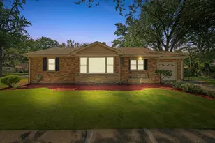 3900 Gilbert Ave, Western Springs, IL 60558 - Photo 1