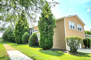 371 Thorncliffe Dr, Glendale Heights, IL 60139 - Photo 1