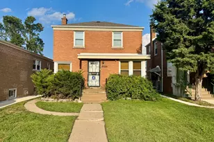 8929 S Paxton Ave, Chicago, IL 60617 - Photo 1