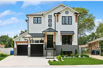 6012 N Ionia Avenue, Chicago, IL 60646 - Photo 1