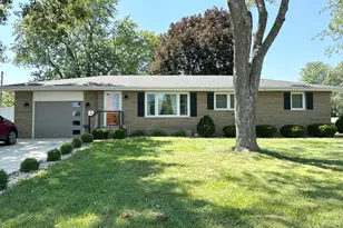 547 Hemlock Ln, Bradley, IL 60915 - Photo 1
