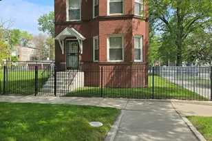 1244 E 70th St, Chicago, IL 60637 - Photo 1