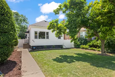 9521 Garfield Avenue, Brookfield, IL 60513 - Photo 1