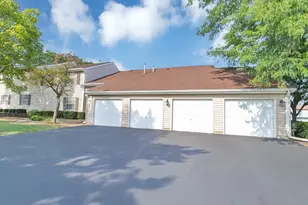 139 N Park Blvd, Streamwood, IL 60107 - Photo 1