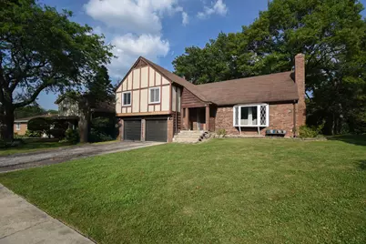 339 N Pioneer Road, Waukegan, IL 60085 - Photo 1