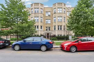 6203 N Oakley St, Chicago, IL 60659 - Photo 1