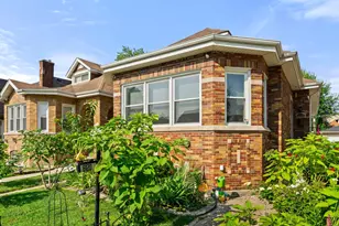 8120 S Luella Ave, Chicago, IL 60617 - Photo 1