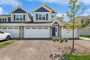 341 Masters Dr, Addison, IL 60101 - Photo 1