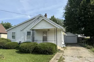 1824 Clark St, Dixon, IL 61021 - Photo 1