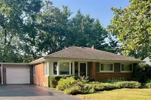 2001 Thornwood Ln, Northbrook, IL 60062 - Photo 1