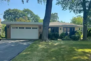 1337 Knollwood Rd, Deerfield, IL 60015 - Photo 1