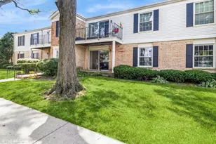 981 Golf Course Rd, Crystal Lake, IL 60014 - Photo 1