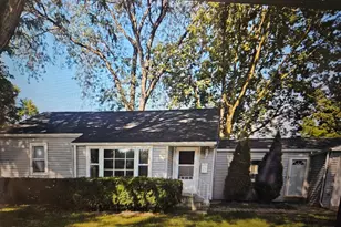 1102 Grand Ave, Aurora, IL 60506 - Photo 1