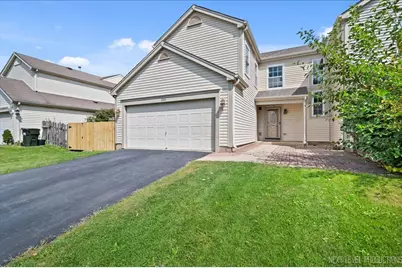 136 Horizon Circle, Carol Stream, IL 60188 - Photo 1