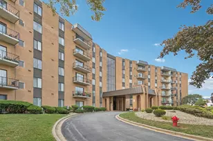 900 W Sunset Dr, Glenwood, IL 60425 - Photo 1