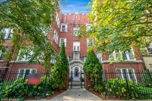 1635 W Estes Ave, Chicago, IL 60626 - Photo 1