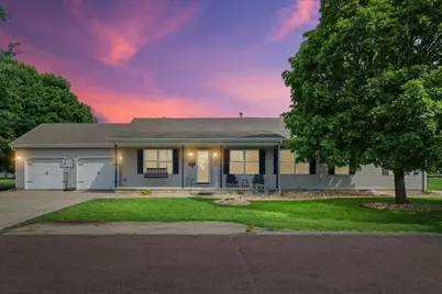 110 W 17th Street, Gibson City, IL 60936 - Photo 1