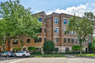 1025 W Buena Ave, Chicago, IL 60613 - Photo 1