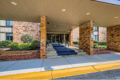 101 Lake Hinsdale Drive #301, Willowbrook, IL 60527 - Photo 1