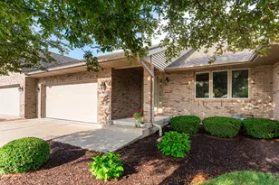 562 Katherine Cir, Dekalb, IL 60115 - Photo 1