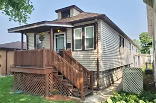 9319 S Albany Ave, Evergreen Park, IL 60805 - Photo 1