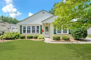 9220 S 49th Ave, Oak Lawn, IL 60453 - Photo 1