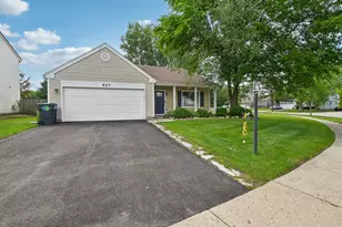 927 Hartwood Dr, Streamwood, IL 60107 - Photo 1