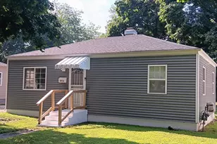 2916 Kenmore Ave, Rockford, IL 61101 - Photo 1