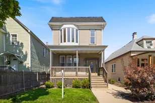 3734 W Sunnyside Ave, Chicago, IL 60625 - Photo 1