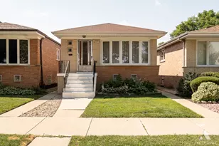 6857 W 63rd Pl, Chicago, IL 60638 - Photo 1