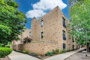 455 W Grant Pl, Chicago, IL 60614 - Photo 1