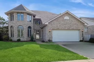 581 N Veterans Pkwy, Addison, IL 60101 - Photo 1