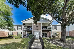 963 Golf Course Rd, Crystal Lake, IL 60014 - Photo 1