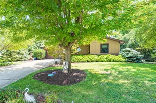 1214 N Kennedy Dr, Pontiac, IL 61764 - Photo 1