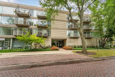 705 11th Street #205, Wilmette, IL 60091 - Photo 1