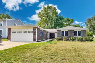 1207 W Keating Dr, Arlington Heights, IL 60005 - Photo 1