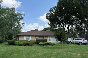 16W680 Crest Ave, Bensenville, IL 60106 - Photo 1