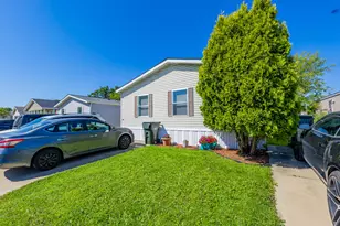 870 Victory Ln, Justice, IL 60458 - Photo 1