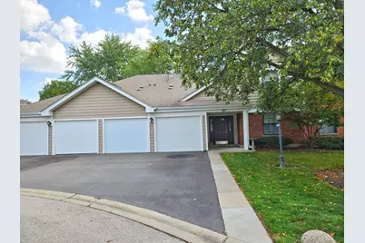 287 Pembridge Lane #B2, Schaumburg, IL 60193 - Photo 1