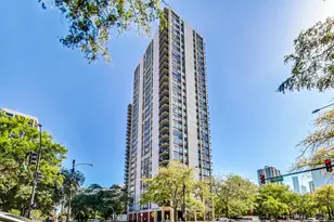 1360 N Sandburg Terrace, Chicago, IL 60610 - Photo 1