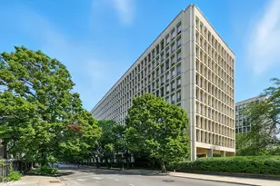 1400 E 55th Pl, Chicago, IL 60637 - Photo 1