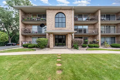 10238 Southwest Highway #2C, Chicago Ridge, IL 60415 - Photo 1